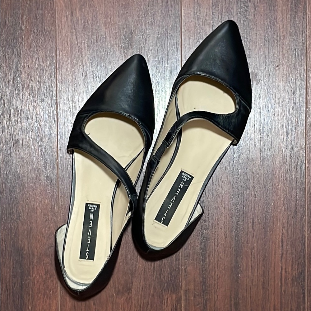 Steve Madden Black Leather Flats Sleek Minimalist Design